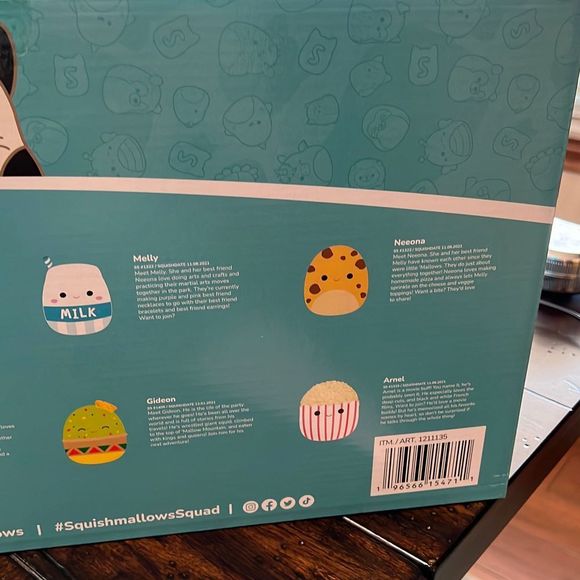 SQUISHMALLOWS 8 pack gift set Includes eight 5” SQUISHMALLOWS Stocking stuffers! - Picture 5 of 10